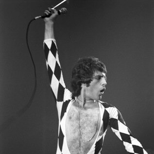 Watch Out! Queen Zombies