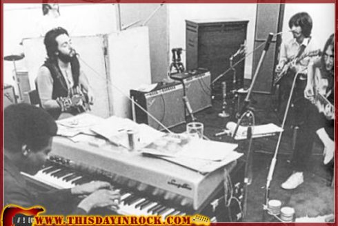 Don't you just love the internet. An awesome photo with The Beatles and Billy Preston in the studio