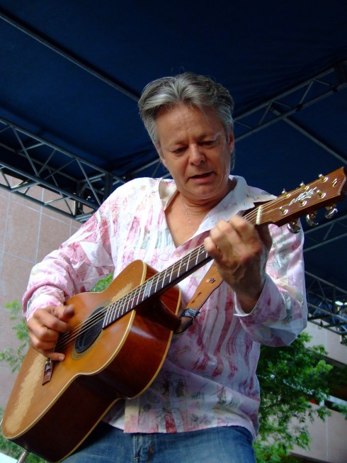Tommy Emmanuel also being awesome