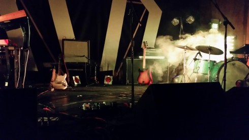 This is an anti-guitar stands show.